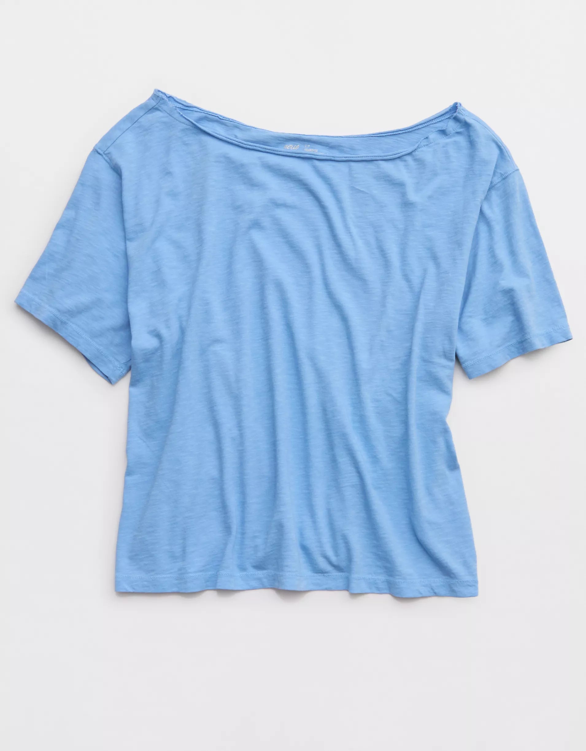 Damski T-shirt z krótkim rękawem i odkrytymi ramionami w stylu „lazy”